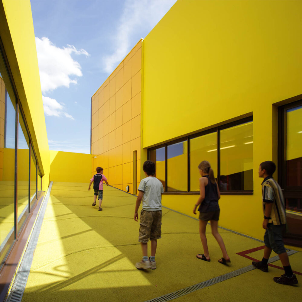 Centro de ocio y deporte. KOZ Architectes