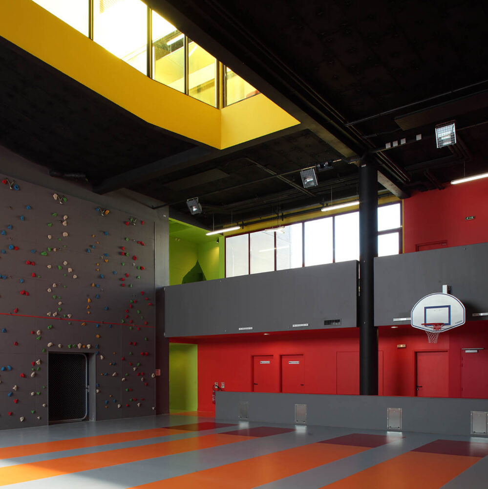 Centro de ocio y deporte. KOZ Architectes