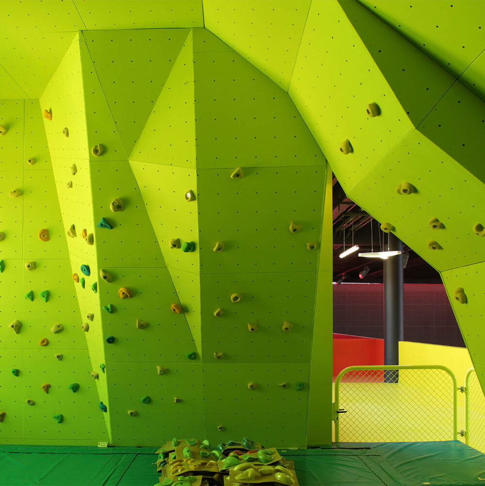 Centro de ocio y deporte. KOZ Architectes