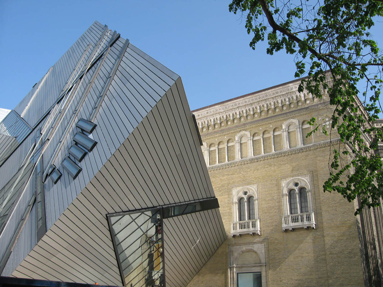 Royal Ontario. Daniel Libeskind. Toronto