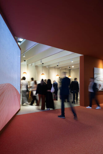 Stand de Venux en Cersaie 2024. Estudi{h}ac