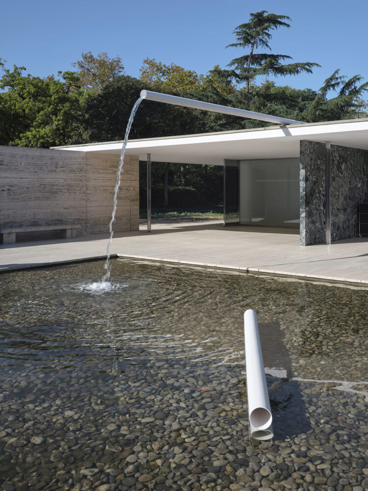 Splashing Mies. Alberto Peral. Pabellón Mies van der Rohe. Barcelona