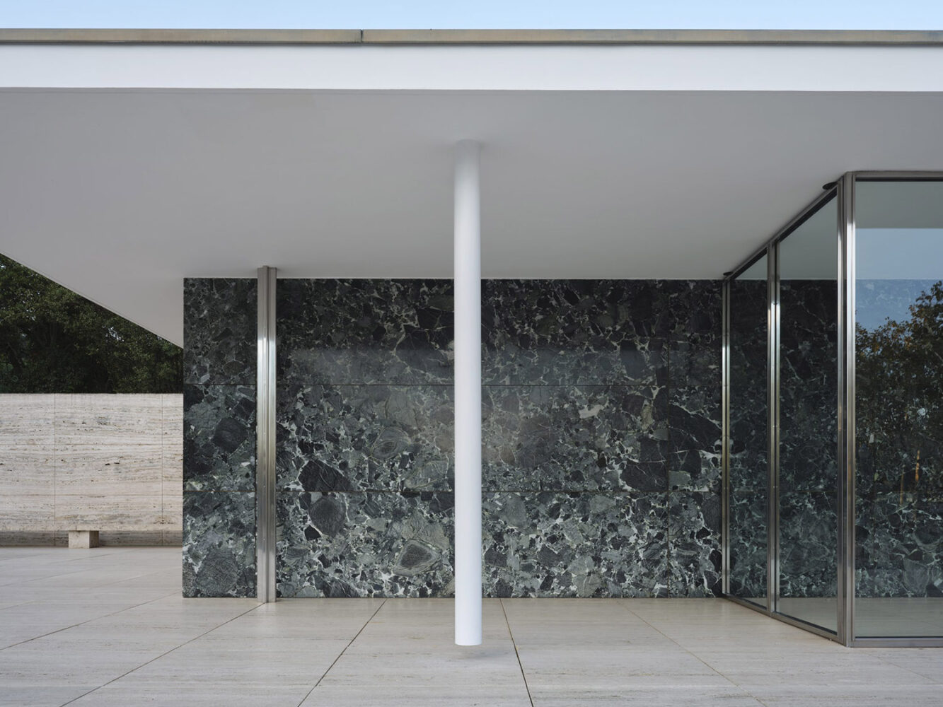 Splashing Mies. Alberto Peral. Pabellón Mies van der Rohe. Barcelona
