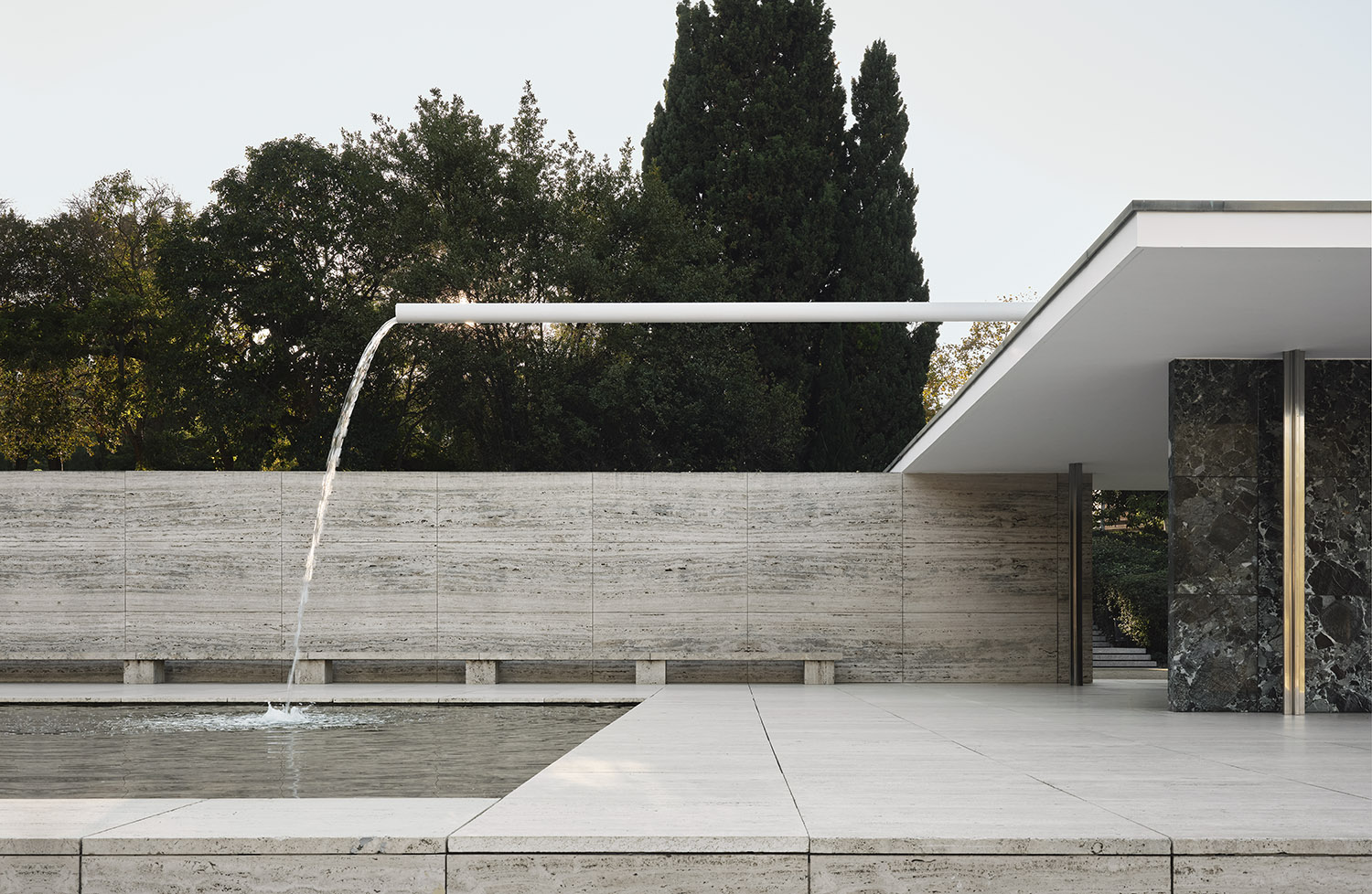 Splashing Mies. Alberto Peral. Pabellón Mies van der Rohe. Barcelona