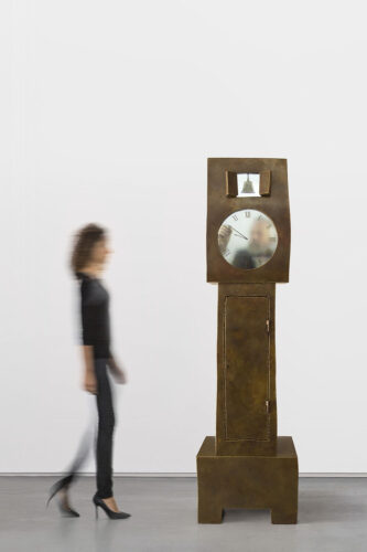 Grandfather Clock Brass. Maarten Baas. Carpenters Workshop Gallery. Galerías de diseño