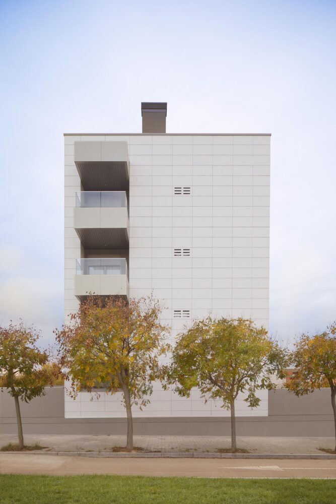 Gardea Residencial. Faveker. Zaragoza. Cerámica sostenible
