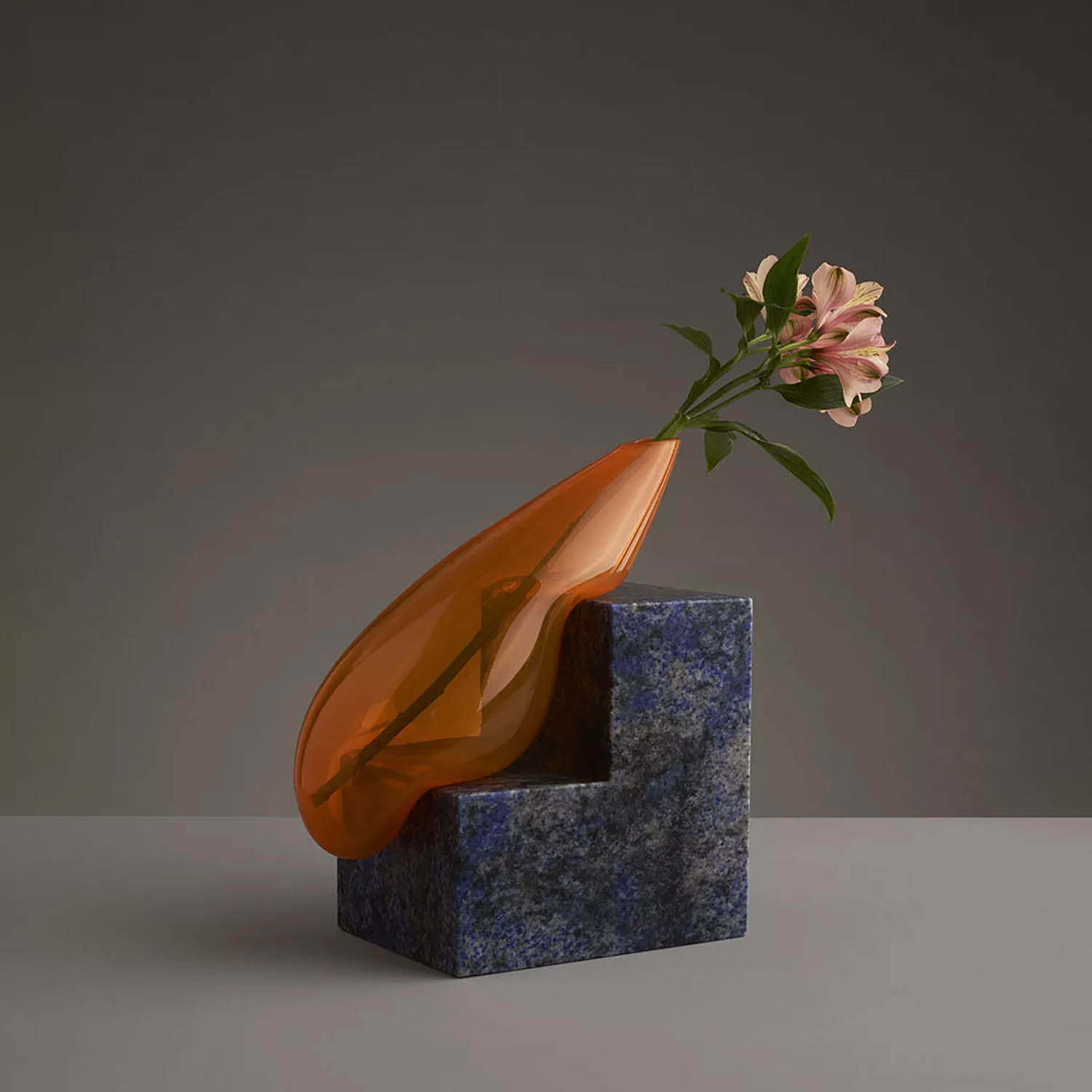 Indefinite Vases. Studio E.O.