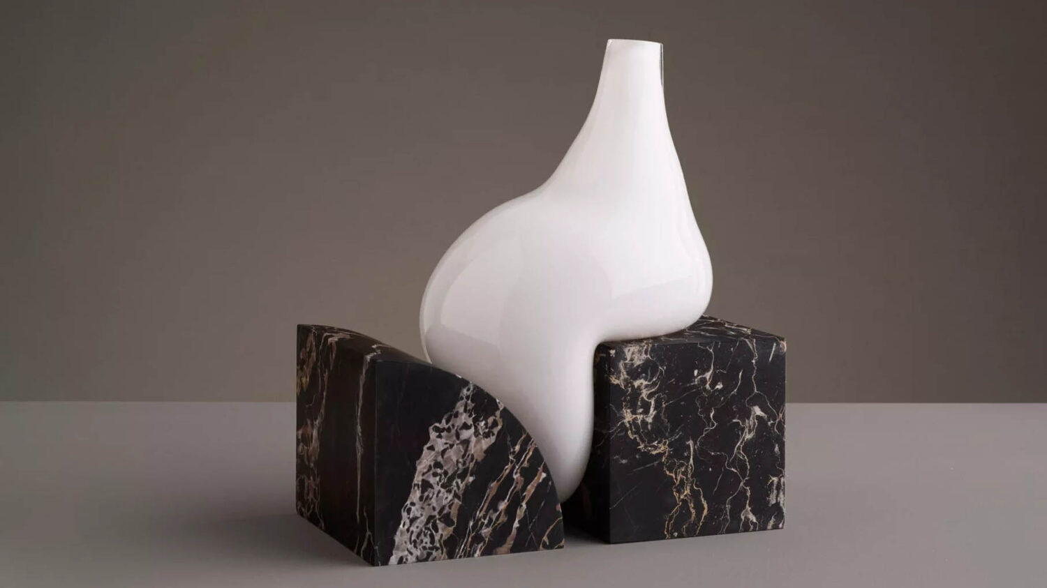 Indefinite Vases. Studio E.O.