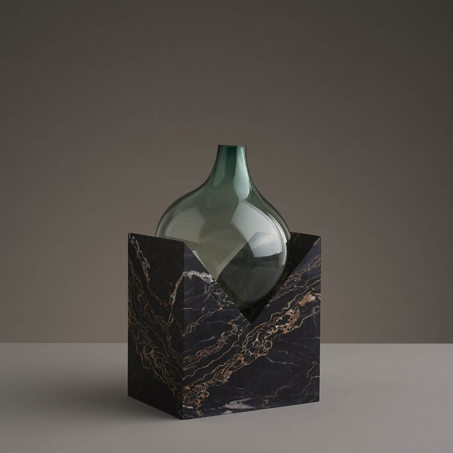 Indefinite Vases. Studio E.O.