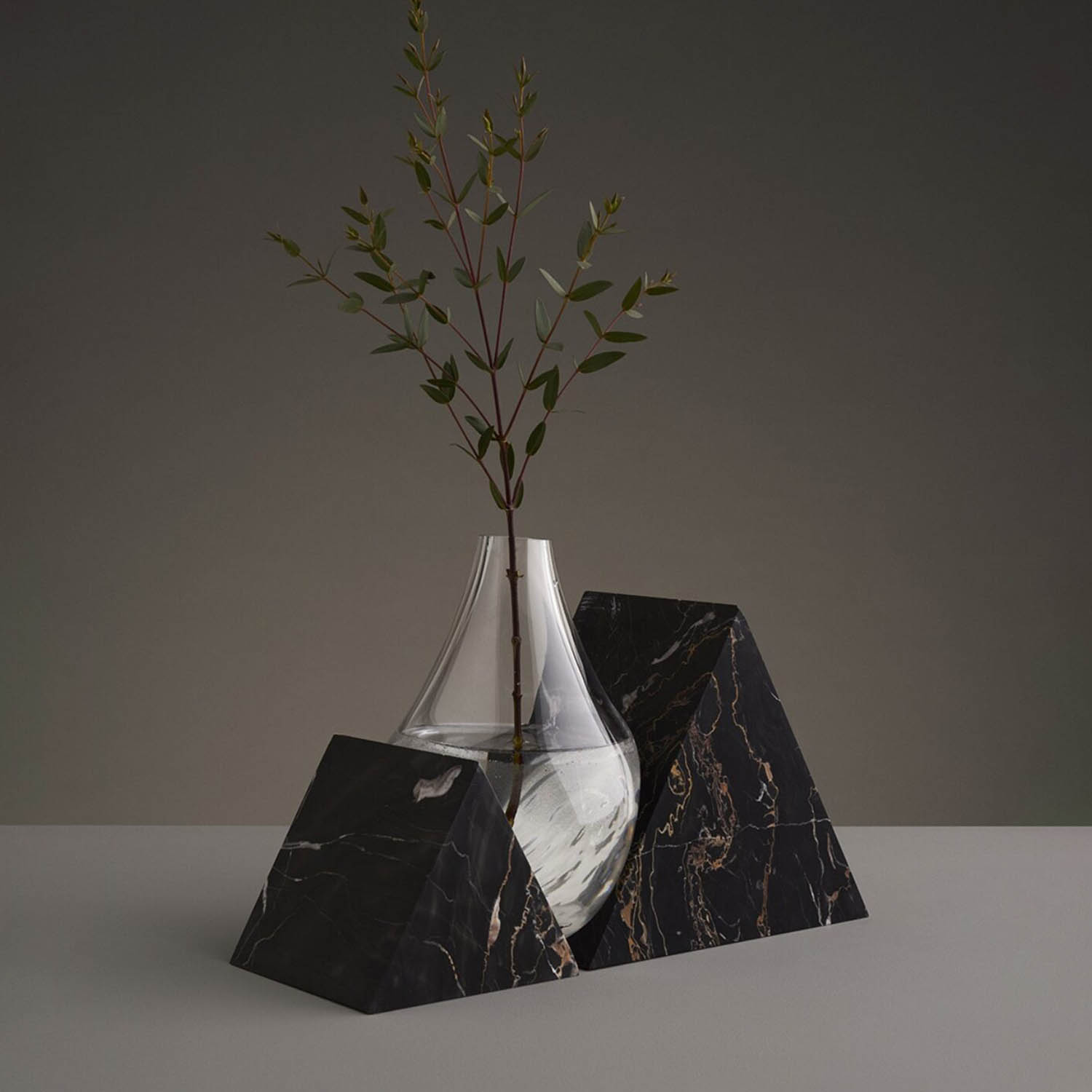 Indefinite Vases. Studio E.O.