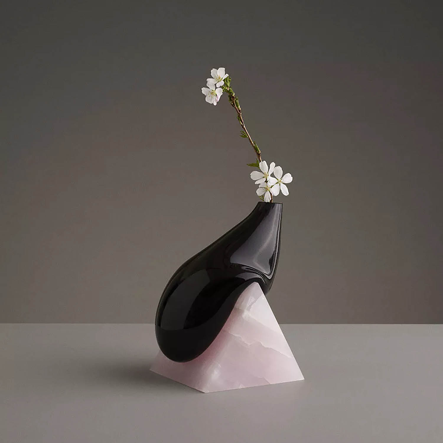 Indefinite Vases. Studio E.O.
