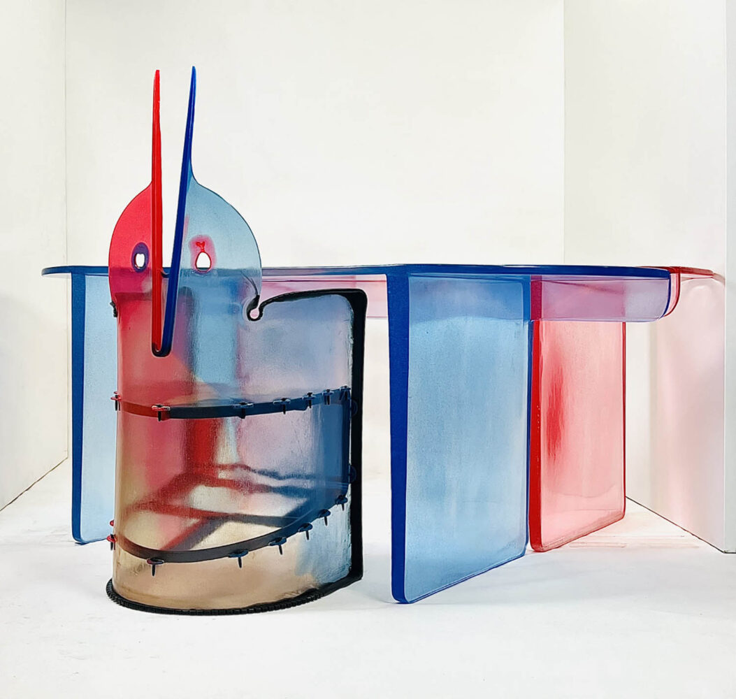 Nobody’s Perfect chair y Blue and Pink console table. Gaetano Pesce. The Future Perfect