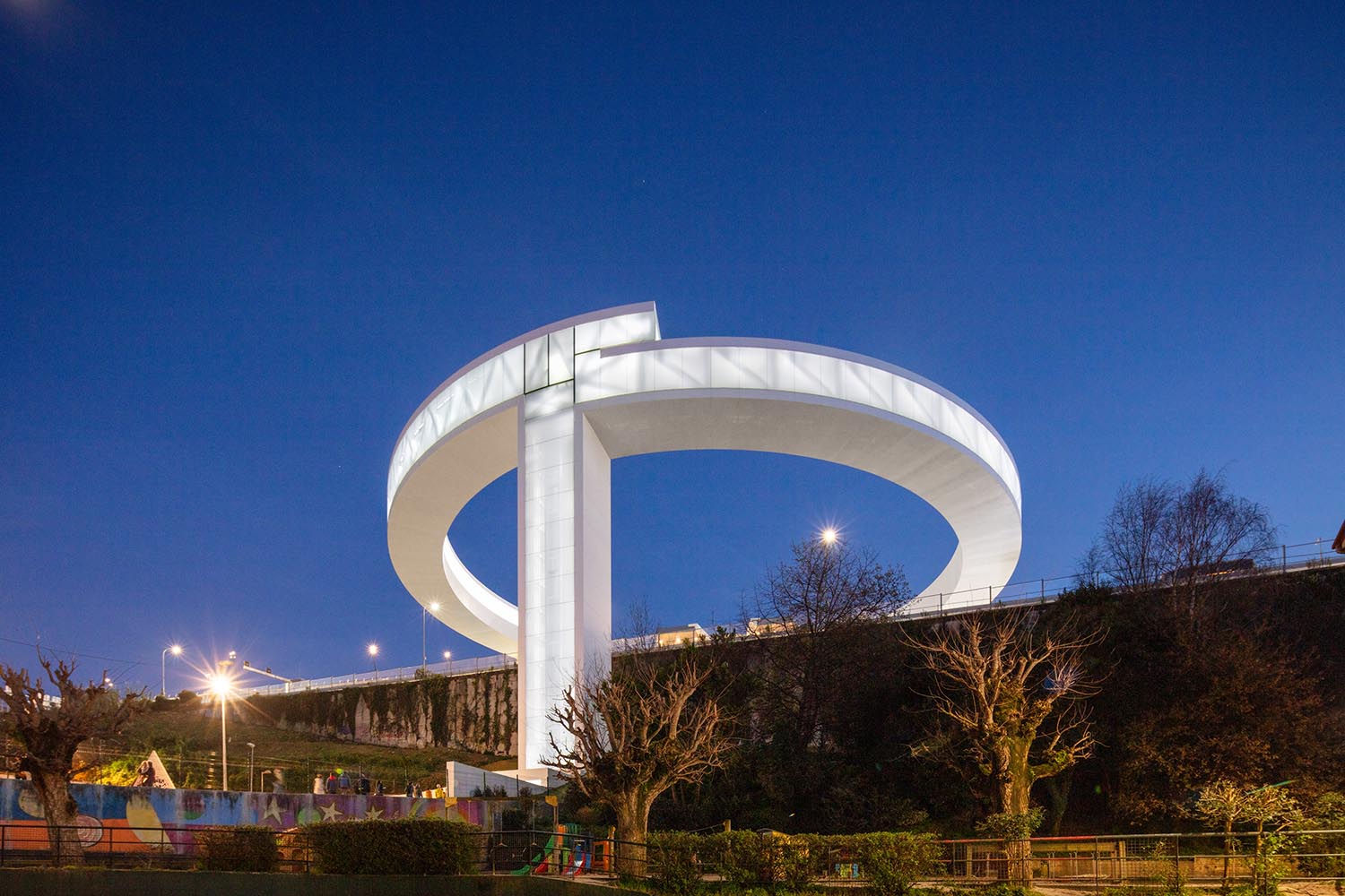 HALO. AM2 arquitectos, Arenas & Asociados y NOARQ. Arquitectura española