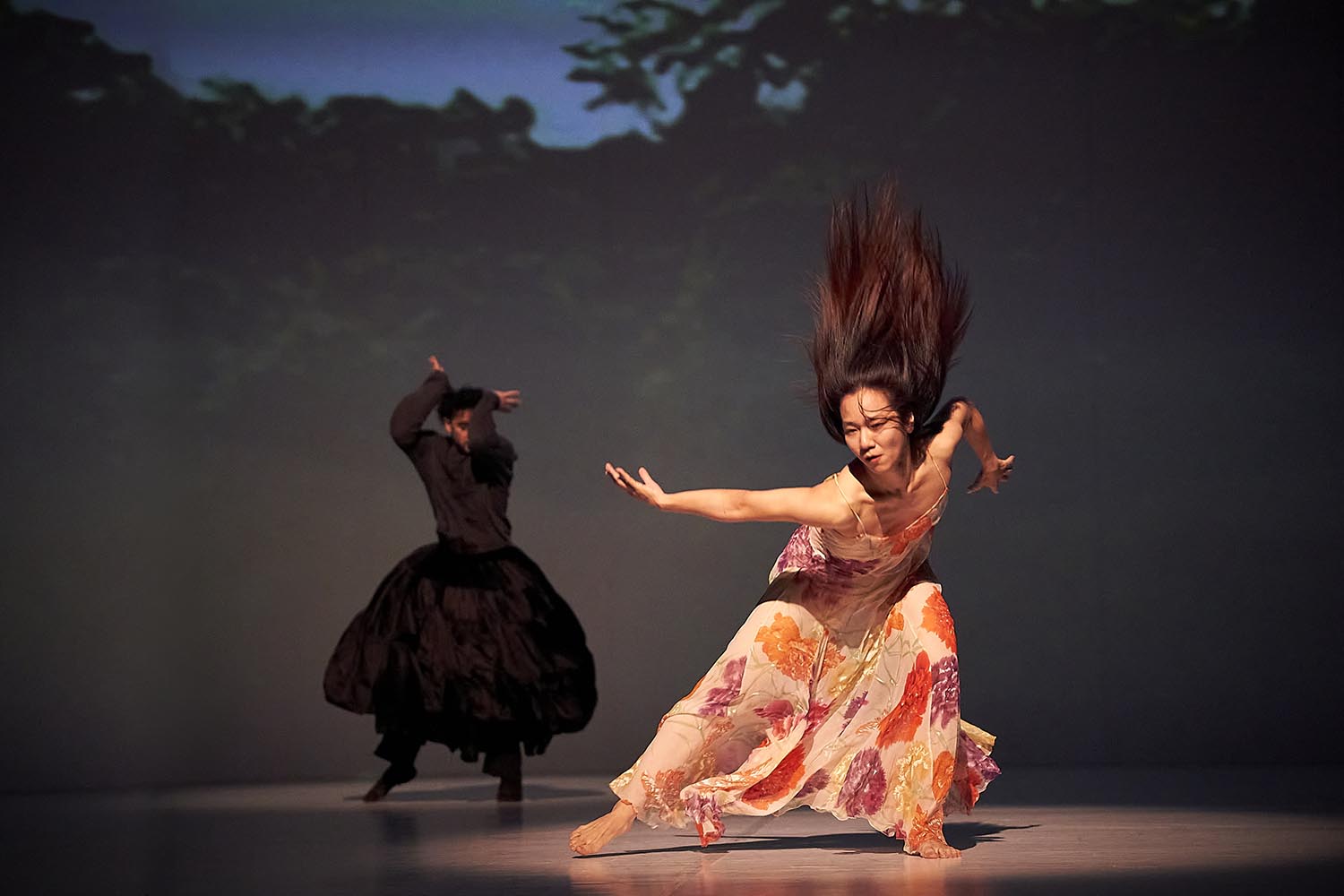 Tsai-Chin Yu y Nicholas Losada. Água. Pina Bausch. Opernhaus Wuppertal. Foto: © Uwe Stratmann