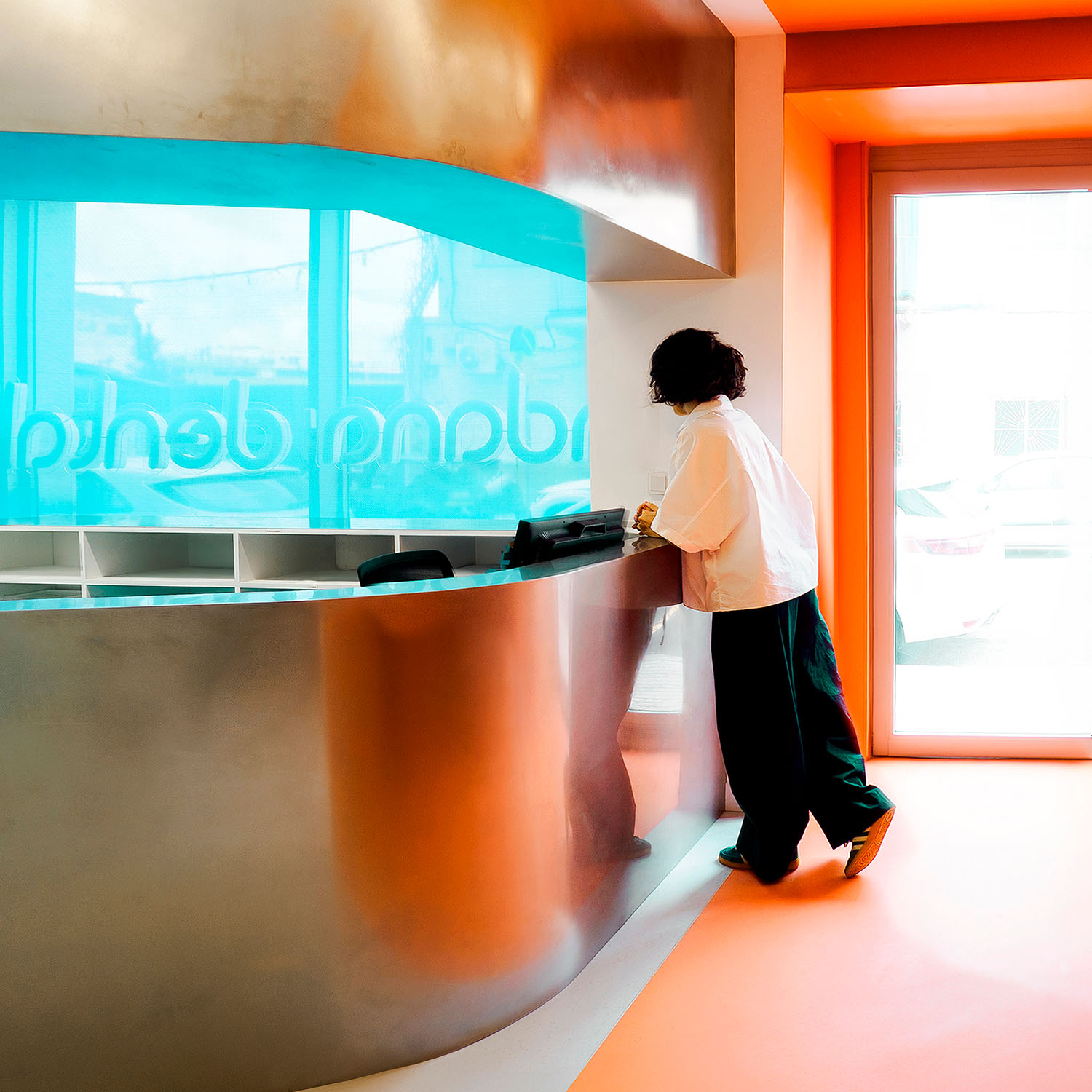 Adana Dental. Diseño de BIAN. Tenerife, España © Fotografías de BIAN