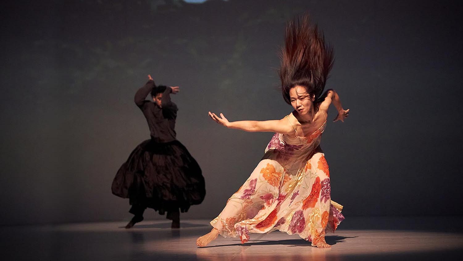 Tsai-Chin Yu y Nicholas Losada. Água. Pina Bausch. Opernhaus Wuppertal
