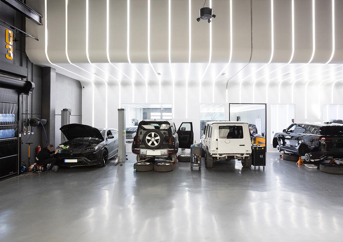 Luna Nueva, Taller de coches, Stone Designs