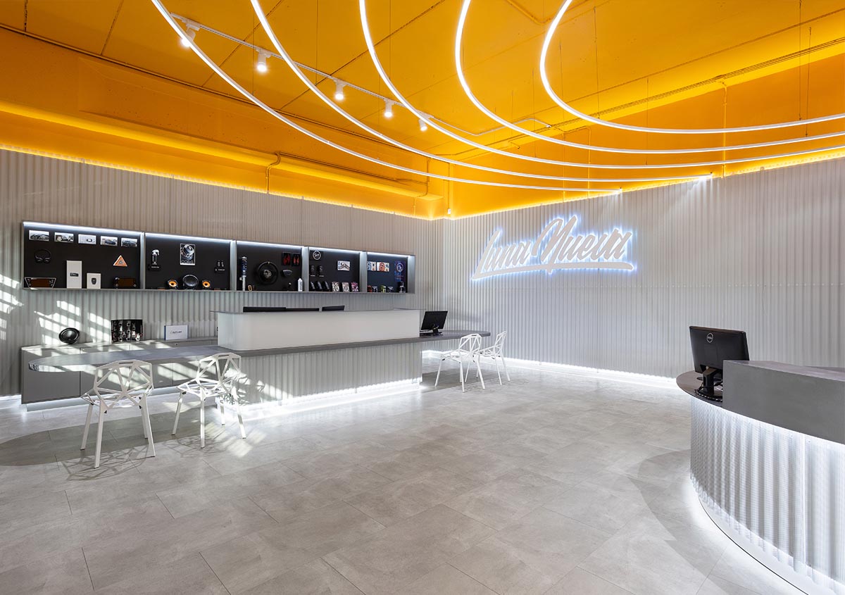 Luna Nueva, Taller de coches, Stone Designs