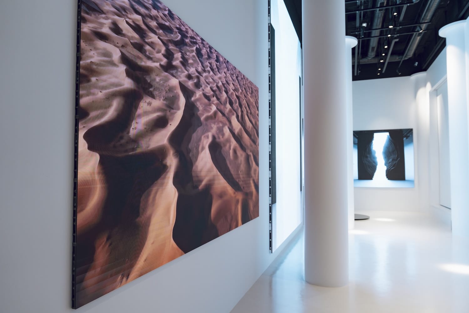 Load Gallery, arte digital