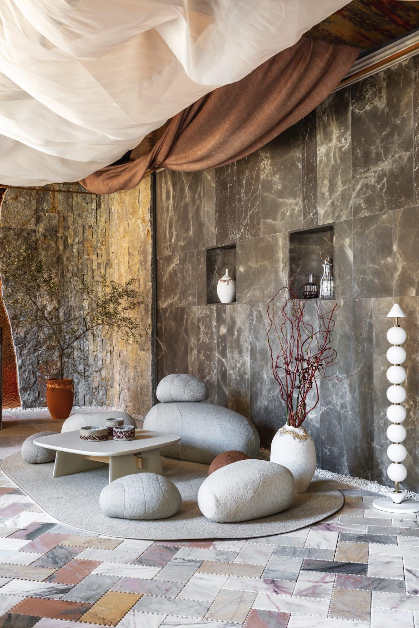 Casa Décor, JUNG
