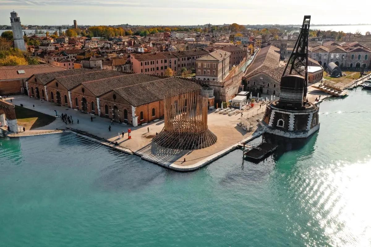 ¿Cómo viviremos juntos? Construyendo Koyaüwe - Bienal de Arquitectura de Venecia 2020. Elemental. Premios Porcelanosa