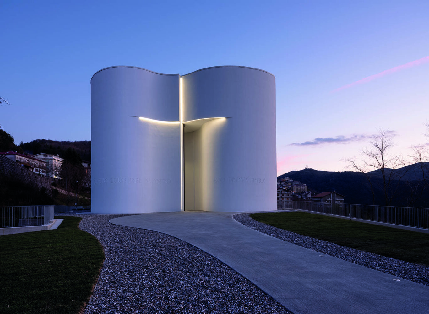 Santa Maria Goretti Church. MArio Cucinella Architects. Arquitectura religiosa
