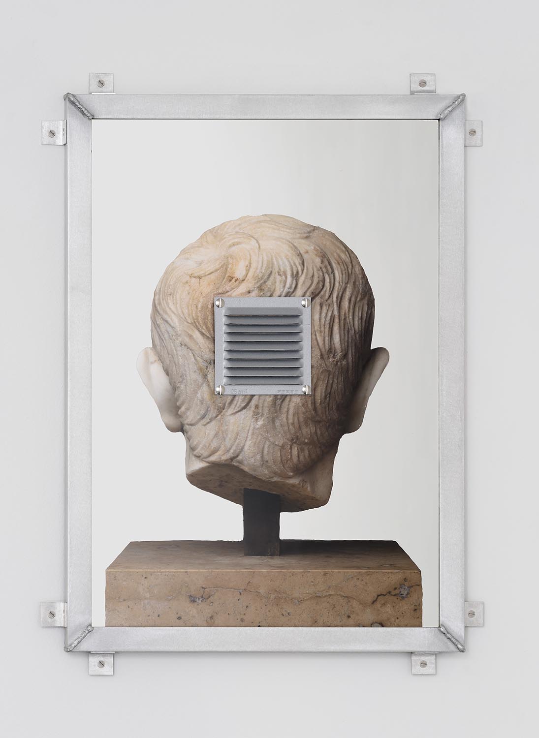Mirror Error. Théo Mercier. Galerie mor charpentier, París, Francia. 2023