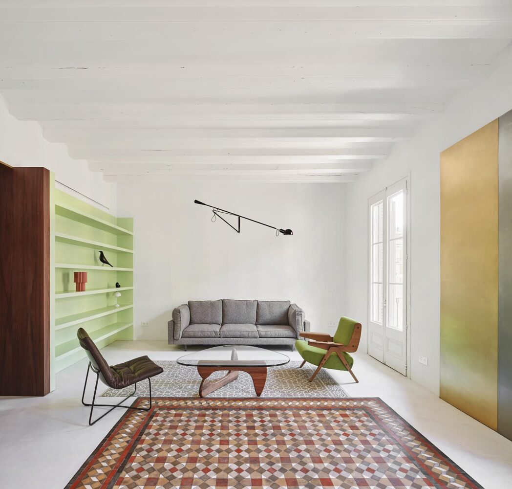 Girona St Apartment. Rául Sánchez Arquitectos. Foto: © José Hevia