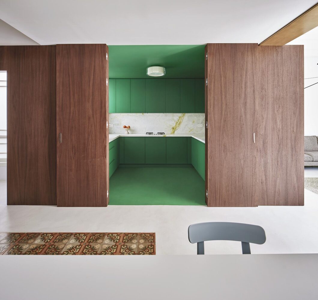 Girona St Apartment. Rául Sánchez Arquitectos. Foto: © José Hevia