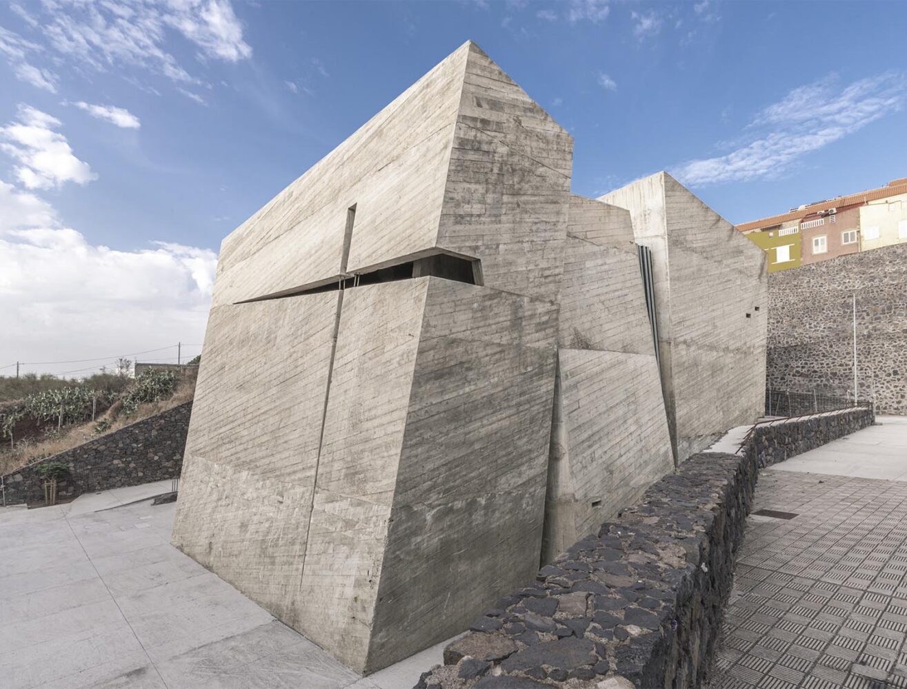Iglesia del Santísimo Redentor de Las Chumberas. Fernando Menis. Arquitectura religiosa