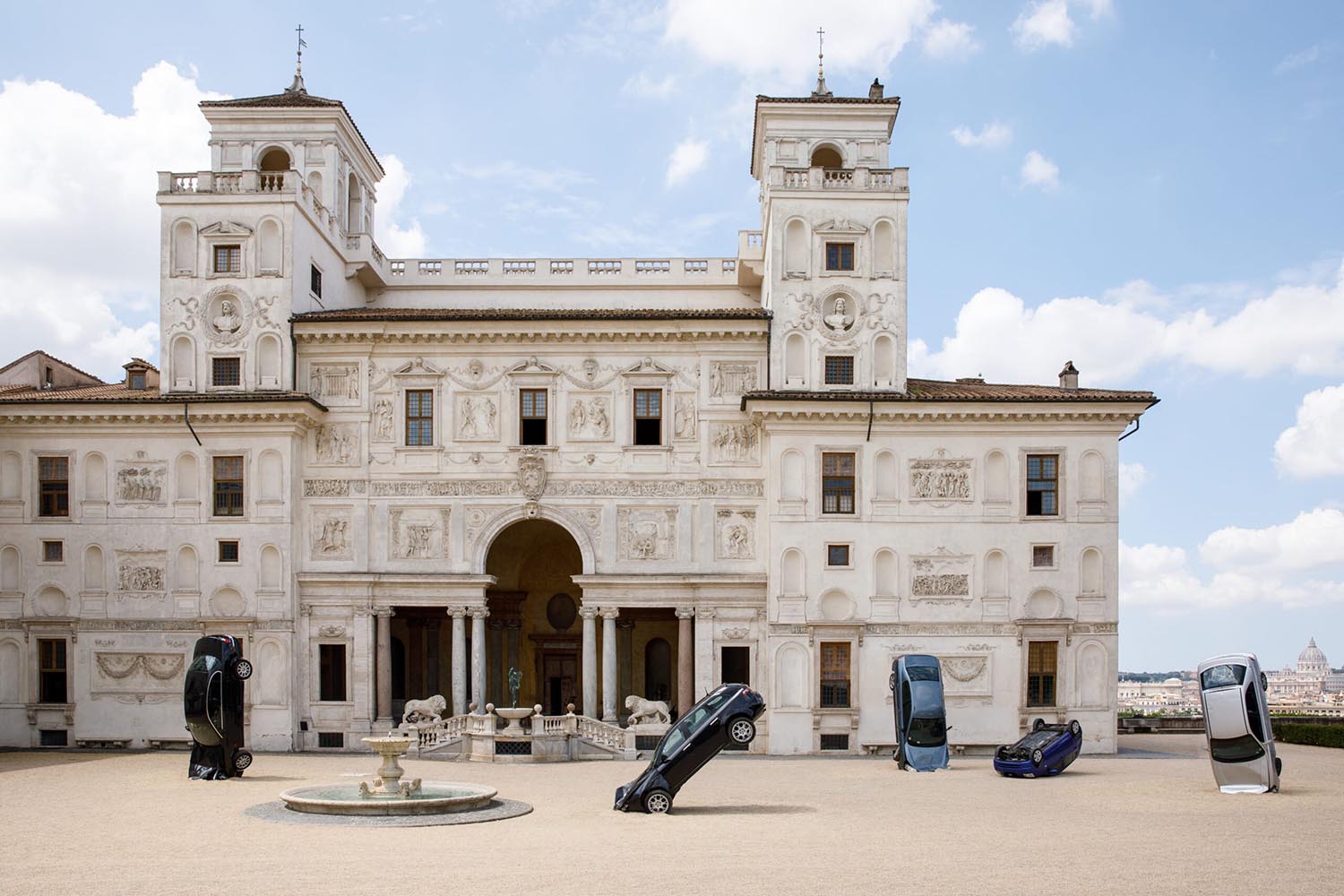 Birds Dont Cry. Théo Mercier. Exposición Bad Timing, Villa Medicis 2023. Foto: © Erwan-Fichou