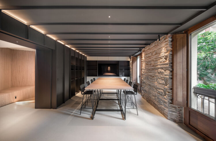 Showcooking oficinas Celebona 1960 diseñado por el estudio de interiores Perspectiva Moma en Logroño - La Rioja