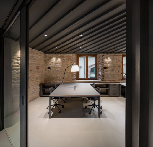Showcooking oficinas Celebona diseñado por el estudio de interiores Perspectiva Moma en Logroño - La Rioja