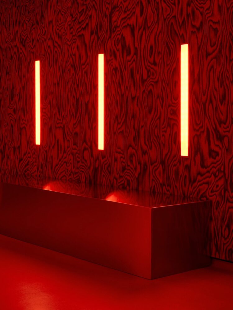 Clap Studio, Oven club, templo rojo