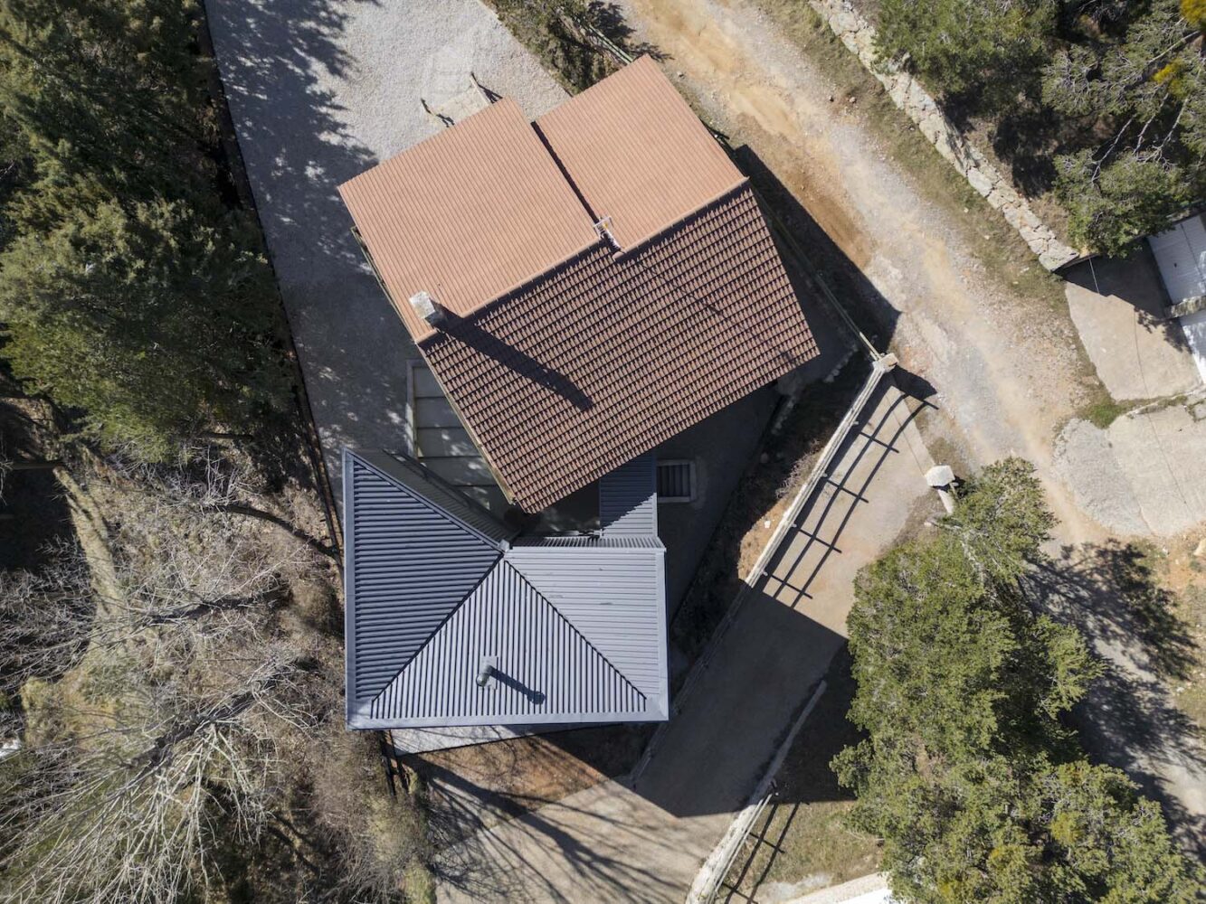 Pabellón de invierno, Valdivieso Arquitectos, refugio montañoso