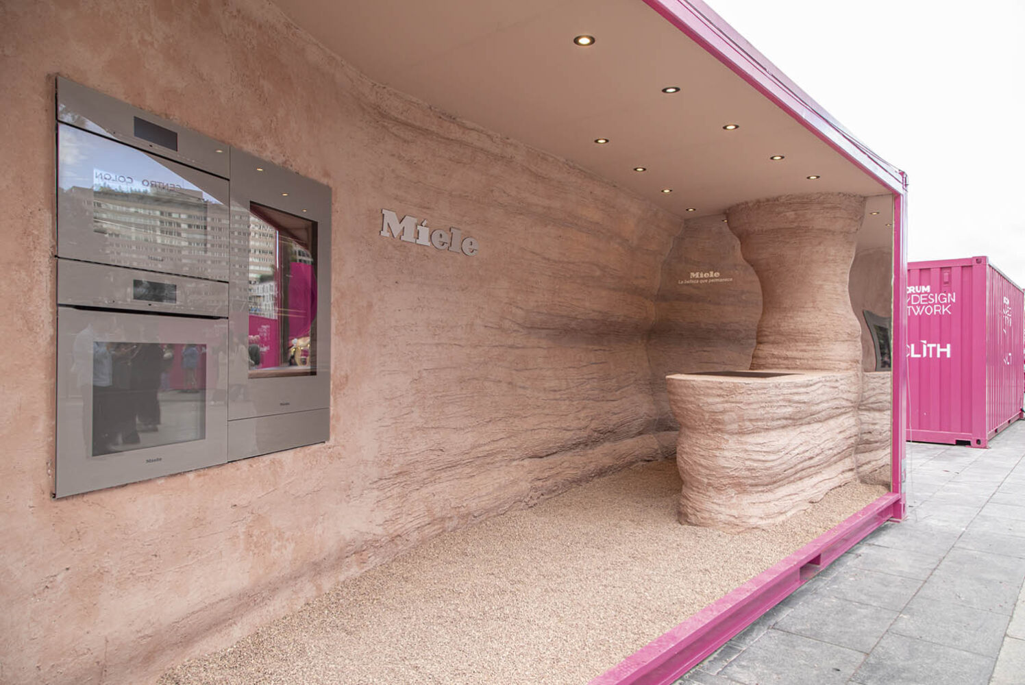 Pearl Beige. Clap Studio. Miele. ADN Forum