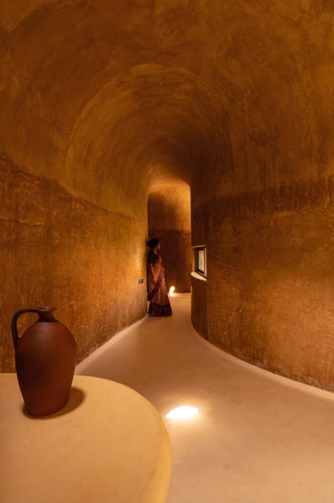 Into the wild house, earthscape studio, caverna