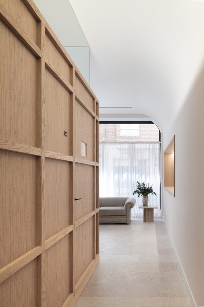 murillo arquitectos -clínica dental Urgel-Valladolid detalle pasillo
