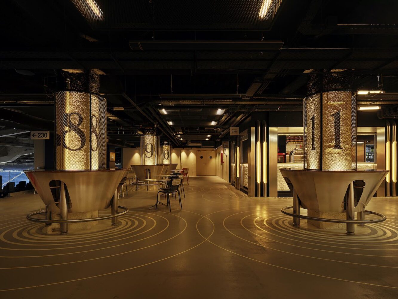 Plaza Mahou, External Referece