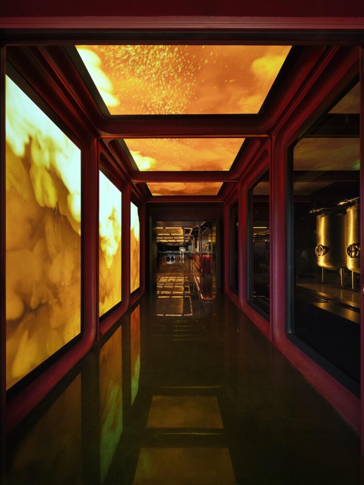 Plaza Mahou, External Referece