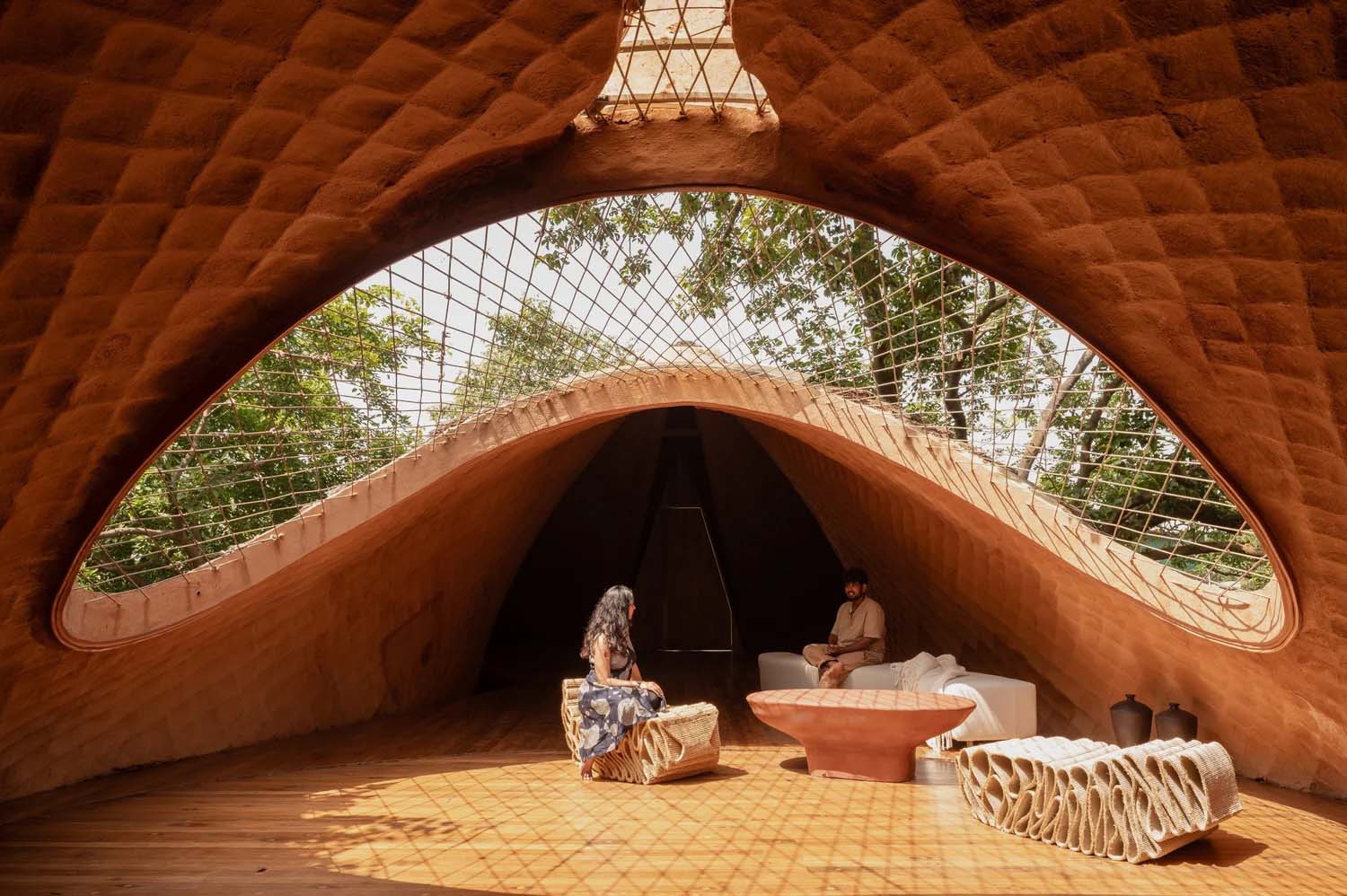 Bridge House, Wallmakers, casa suspendida