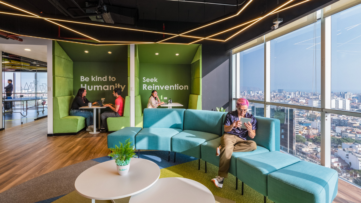 Diseño y arquitectura de las oficinas de Globant Perú por Contract Workplaces