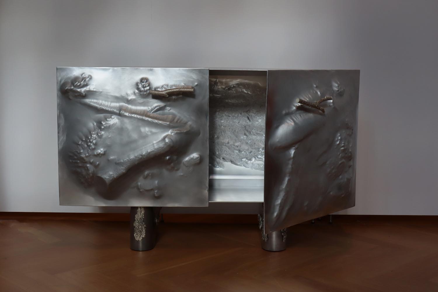 Fragile Inner, tecnología, brazo robótico