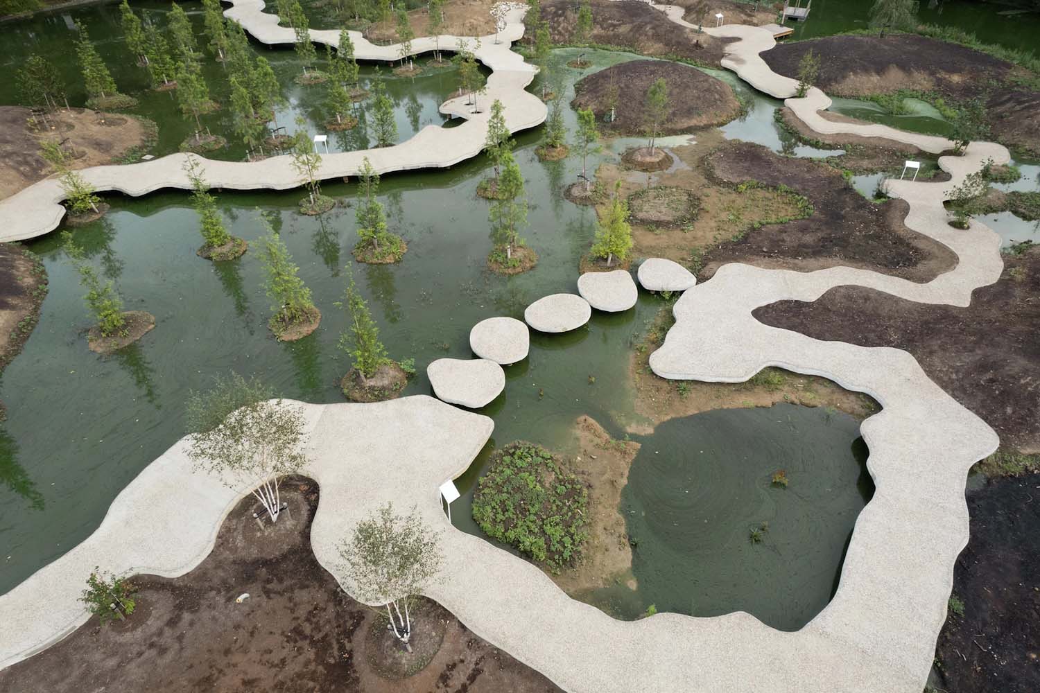 Jardín botánico de Meise, islas y Gijs Van Vaerenbergh