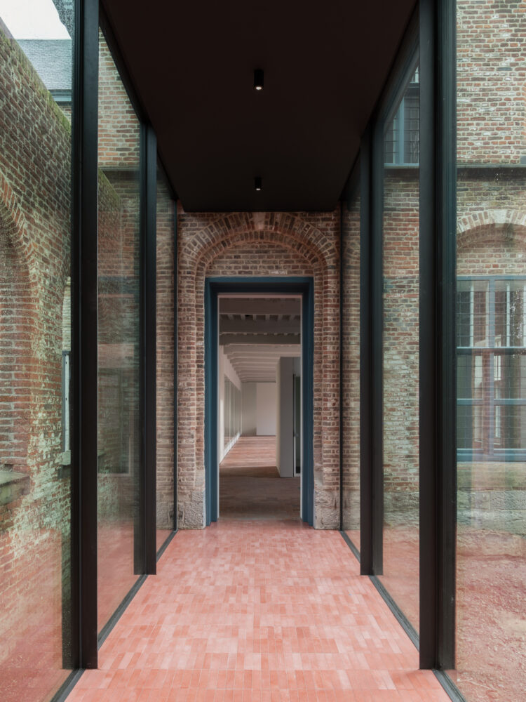 Barozzi Veiga, Abadía Groeninge, Kortirijk