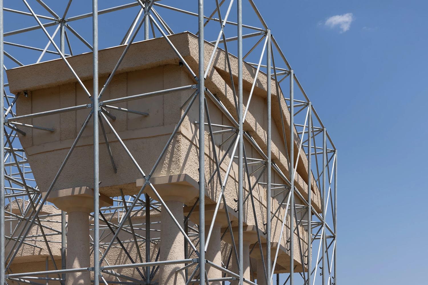 Inverse Ruin, Gijs Van Vaerenbergh, arquitectura fantasma