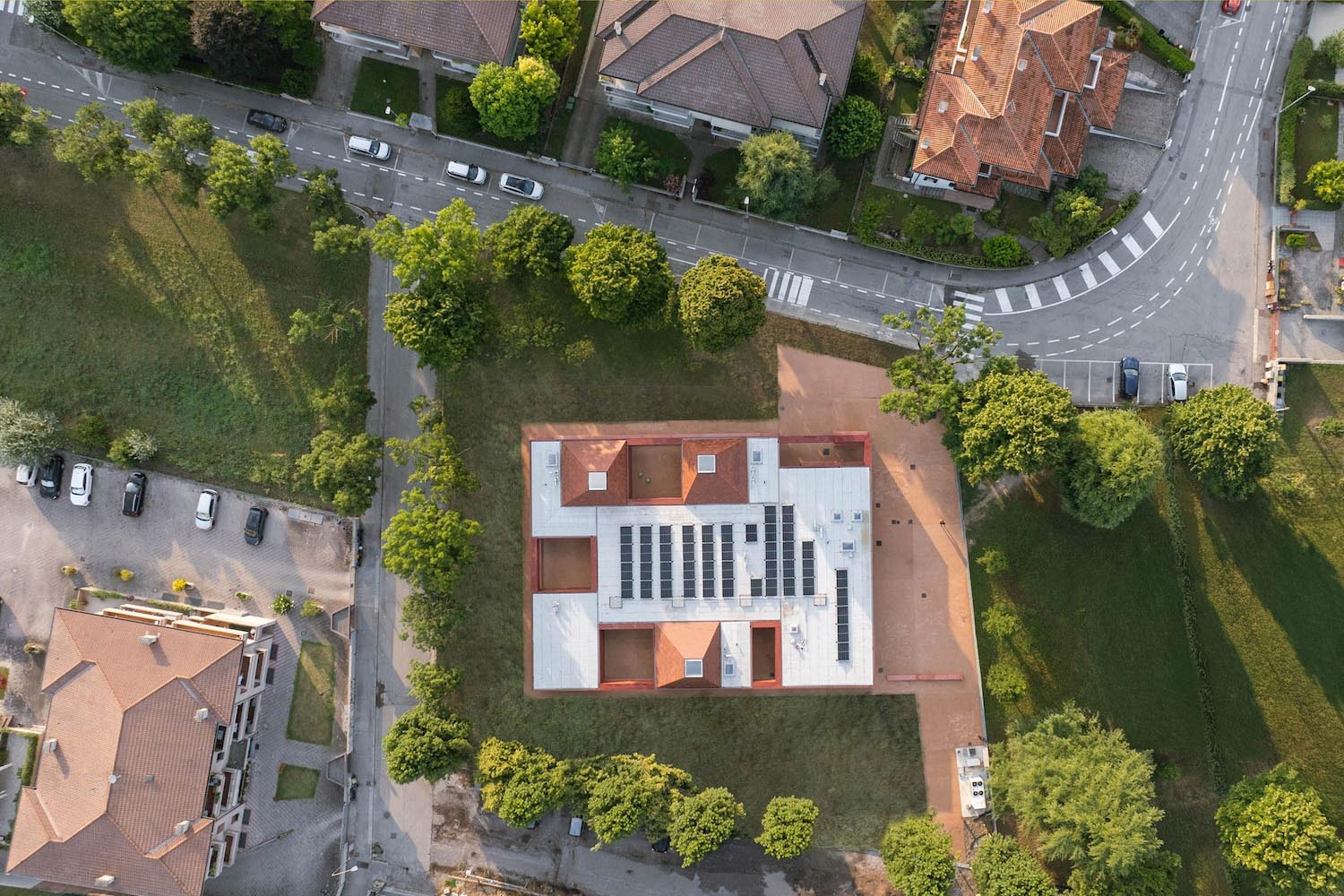 Kinder Rain, AACM, guardería