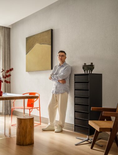 Designer Lu Zhenfeng is the founder of P&H Interior Architecture Design, with over 20 years of experience in luxury residence design and project implementation management.