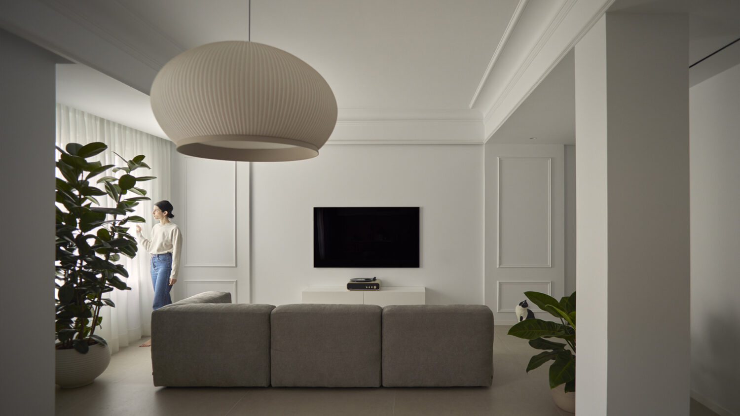 Salón con molduras en proyecto La Petxina, Valencia de Studio Lucus