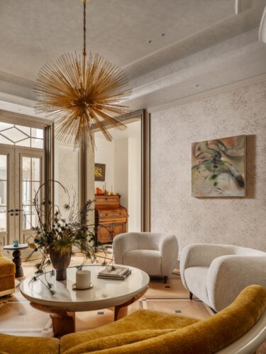 On the adjacent wall, Li Yingying's Urban Subconscious (Embodied) (2025) introduces a gentle, healing palette reminiscent of high-plateau landscapes.